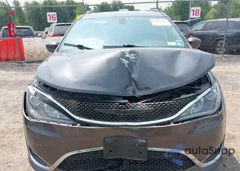 2018 Chrysler Pacifica Touring L z USA, uszkodzony, nr VIN 2C4RC1BG8JR143879